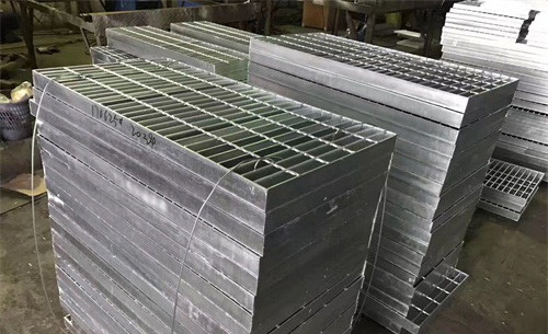 應(yīng)該如何正確區(qū)分鍍鋅鋼格板